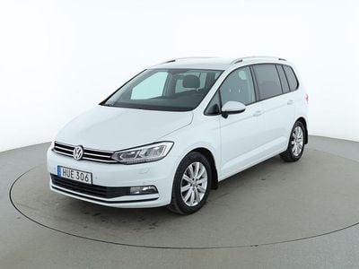 Vit Begagnad 2015 VW Touran Minibuss | 153 000 kr (Dyr)