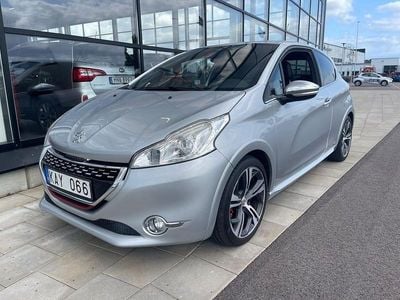 Ljusgrå Begagnad 2013 Peugeot 208 GTi Halvkombi | 89 900 kr (Dyr)