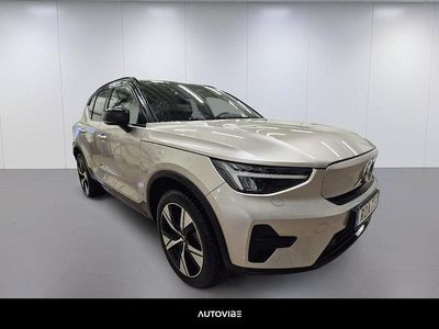 Grå Begagnad 2022 Volvo XC40 Core SUV | 309 900 kr (Marknadspris)