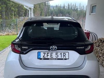 Begagnad 2021 Toyota Yaris Hybrid Halvkombi | 165 000 kr (Bra pris)