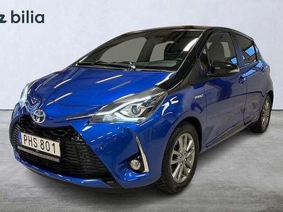 Blå Begagnad 2017 Toyota Yaris Hybrid Plus Halvkombi | 164 900 kr (Bra pris)