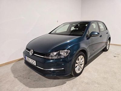 Mörkgrön (grön) Begagnad 2018 VW Golf VII Halvkombi | 139 000 kr (Bra pris)