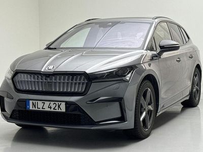 Grå Begagnad 2022 Skoda Enyaq iV SportLine SUV | 379 000 kr (Marknadspris)