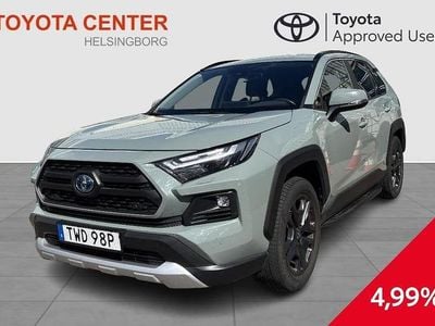 Grön Begagnad 2022 Toyota RAV4 Hybrid SUV | 409 900 kr (Marknadspris)