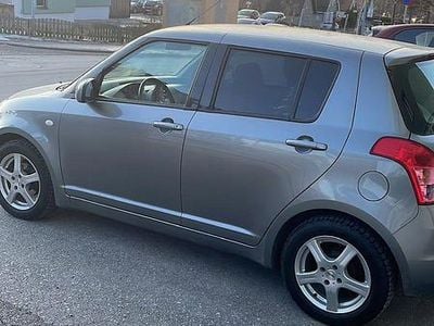 Begagnad 2010 Suzuki Swift Halvkombi | 35 000 kr (Dyr)