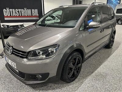 Grå metallic Begagnad 2010 VW Touran Cross Minibuss | 73 000 kr