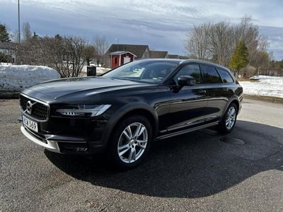 begagnad Volvo V90 CC D4 AWD Geartronic Momentum Euro 6