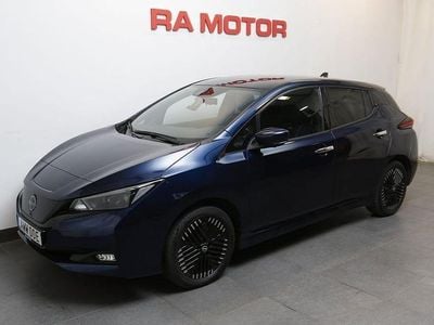 Mörkblå Begagnad 2022 Nissan Leaf 360º Halvkombi | 279 800 kr (Dyr)