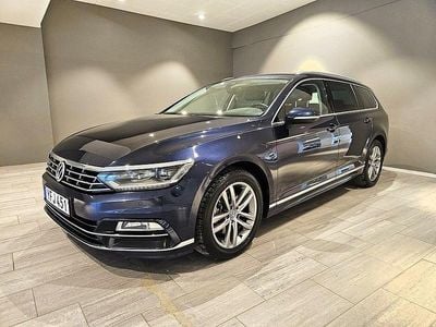 Blå Begagnad 2016 VW Passat R-line Kombi | 159 000 kr (Marknadspris)