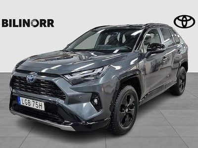 Grå Begagnad 2024 Toyota RAV4 Hybrid Style SUV | 409 900 kr (Bra pris)
