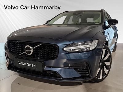 Blå Begagnad 2022 Volvo V90 Plus Kombi | 378 900 kr (Marknadspris)