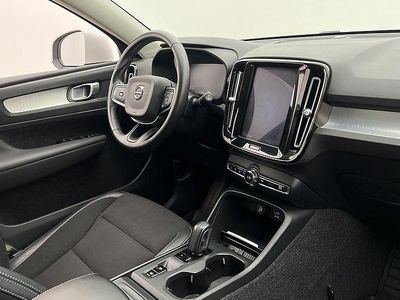Vit Begagnad 2020 Volvo XC40 SUV | 268 800 kr (Marknadspris)