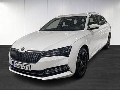 Begagnad Skoda Superb 2021 Vit Kombi