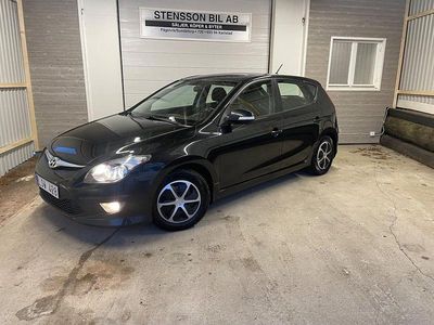 Svart Begagnad 2011 Hyundai i30 Halvkombi | 49 500 kr (Marknadspris)
