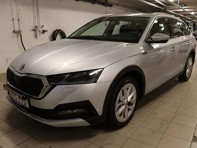Brilliant silver metallic Begagnad 2022 Skoda Octavia Scout Kombi | 299 900 kr (Lite dyr)