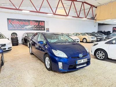 Mörkblå Begagnad 2011 Toyota Prius Halvkombi | 104 900 kr (Marknadspris)