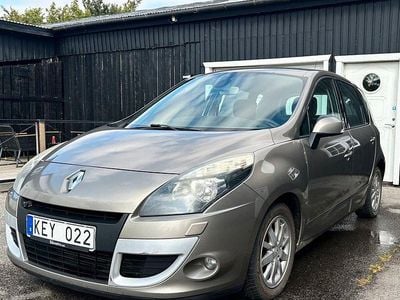 Ljusbrun Begagnad 2009 Renault Scénic III Minibuss | 22 900 kr (Dyr)