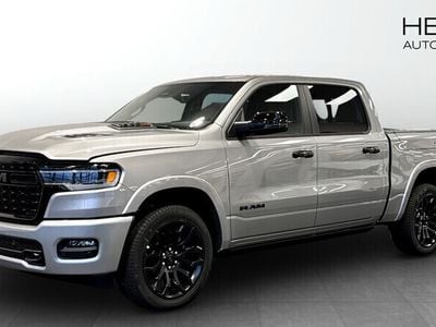 Ny RAM 1500 540 HK (397 kW) 2025 Ljusgrå (silver) Pickup