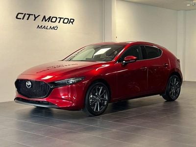 Finns i flera färger Ny 2025 Mazda 3 Halvkombi | 359 100 kr