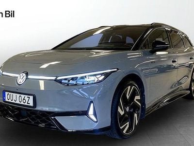 Grå Begagnad 2024 VW ID.7 GTX Kombi | 604 900 kr (Marknadspris)