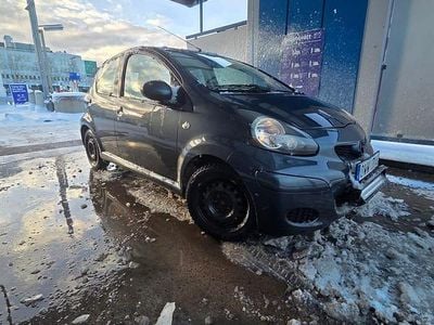 Begagnad Toyota Aygo 68 HK (50 kW) 2011 Grey metallic Halvkombi
