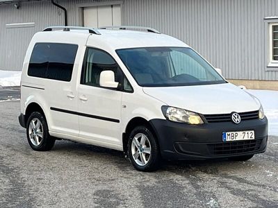 begagnad VW Caddy Life 1.6 TDI,Autom,Drag,Nyservad,Fjärvärmar