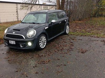 Svart Begagnad 2012 Mini Cooper SD Clubman Kombi | 70 000 kr