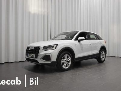 Glaciärvit metallic Begagnad 2023 Audi Q2 Advanced Plus SUV | 269 500 kr (Marknadspris)