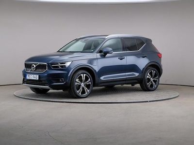 Mörkblå Begagnad 2022 Volvo XC40 Inscription SUV | 319 000 kr (Marknadspris)