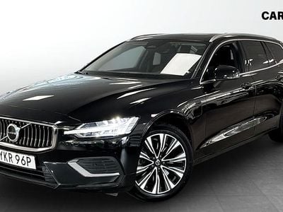 Svart Begagnad 2023 Volvo V60 Momentum Kombi | 359 900 kr (Bra pris)