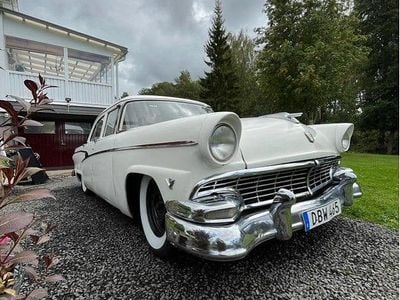 Begagnad 1956 Ford V8 Sedan | 150 000 kr