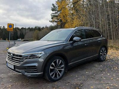 Gray metallic Begagnad 2019 VW Touareg SUV | 430 000 kr (Marknadspris)