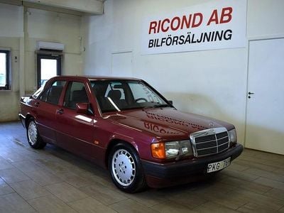 Ljusröd Begagnad 1993 Mercedes 190 Sedan | 69 900 kr