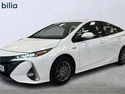 begagnad Toyota Prius Plug-in Hybrid Active / GPS / V-hjul / HUD / Laddhybrid 2018 Vit