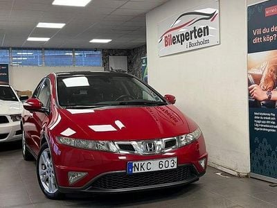 Röd Begagnad 2010 Honda Civic Halvkombi | 49 900 kr (Marknadspris)