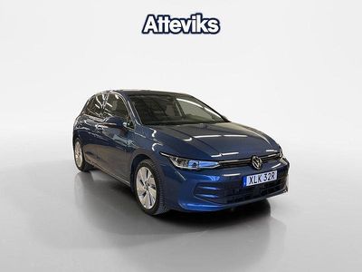 Begagnad VW Golf VIII Life 151 HK (111 kW) 2024 Blå Halvkombi