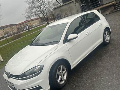 Begagnad 2018 VW Golf VII Halvkombi | 149 000 kr (Bra pris)
