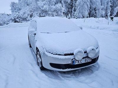 Begagnad VW Golf VI 105 HK (77 kW) 2011 Halvkombi