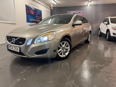 Begagnad Volvo V60 Momentum 116 HK (85 kW) 2011 Brun Kombi