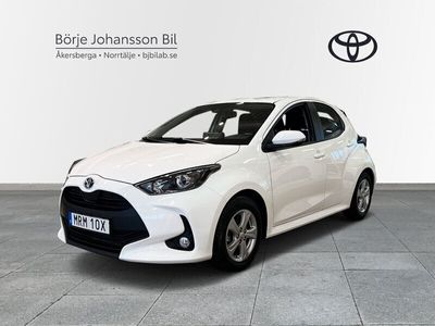 begagnad Toyota Yaris 1,5 Hybrid Active Komfortpaket V-hjul Ingår!