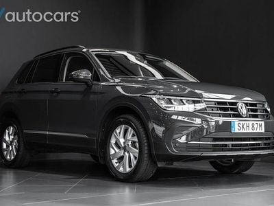 Grå Begagnad 2023 VW Tiguan SUV | 398 750 kr (Marknadspris)