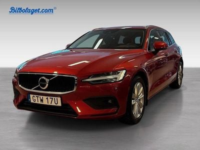 Begagnad Volvo V60 Momentum 2021 Röd Kombi
