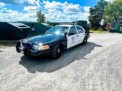 begagnad Ford Crown Victoria P71 / LAPD / Uthyres