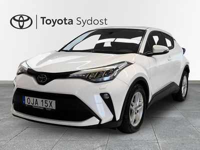 Vit Begagnad 2023 Toyota C-HR Active SUV | 269 000 kr (Marknadspris)