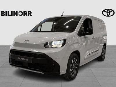 Vit Begagnad 2024 Toyota Proace City City Minibuss | 389 000 kr (Lite dyr)