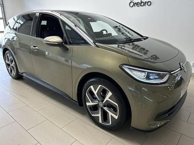 Dark olivine metallic bla Begagnad 2023 VW ID.3 Pro Performance Halvkombi | 329 000 kr (Dyr)