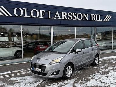 Begagnad Peugeot 5008 120 HK (88 kW) 2016 Grå metalliclack Minibuss