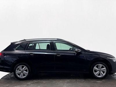 Svart Begagnad 2022 VW Golf VIII Kombi | 208 700 kr (Superpris)