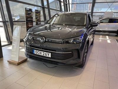 Dolphin grey metallic Ny 2025 VW Tiguan Life SUV | 549 900 kr (Lite dyr)
