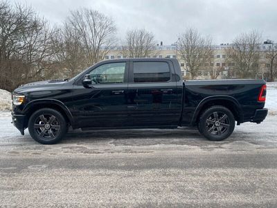 begagnad Dodge Ram Crew Cab Laramie 5,7 V8 Hemi Night Edition